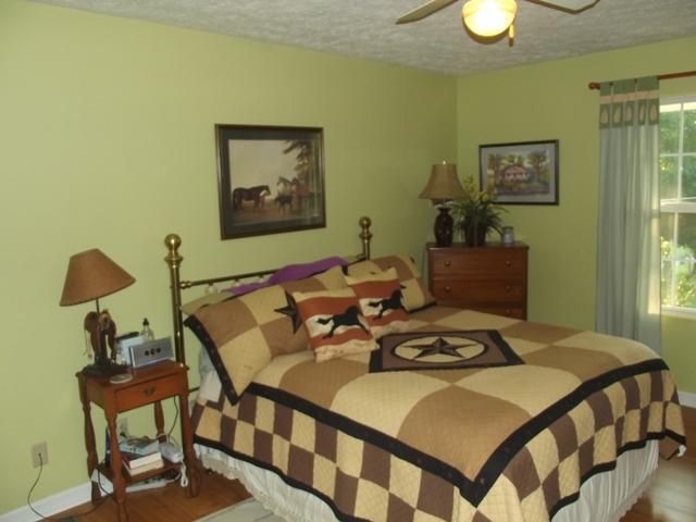 57 Key Hollow Ln, Pleasant Shade, TN 37145