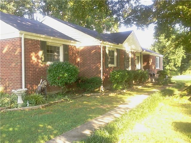 411 School Ps, Madison, TN 37115