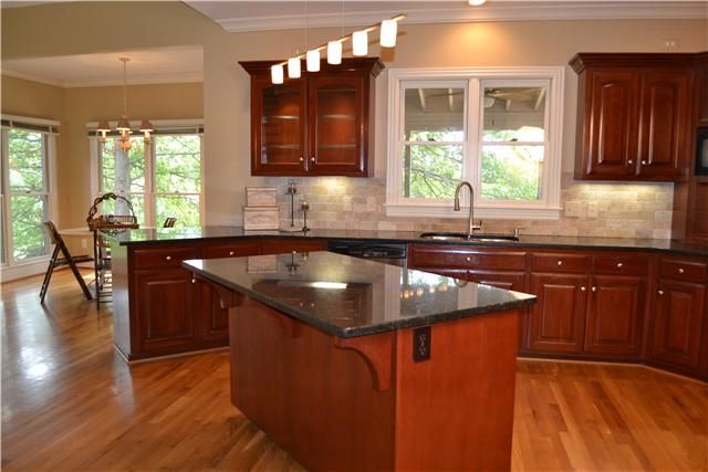 9264 Hunterboro Dr, Brentwood, TN 37027