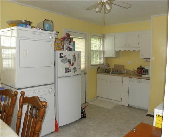 417 Westover Dr, Columbia, TN 38401