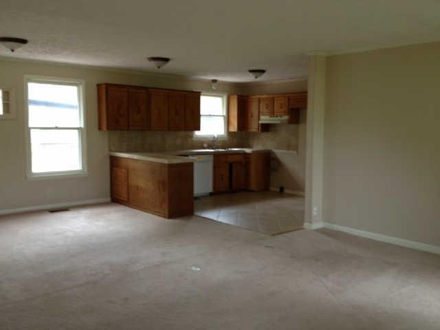 845 N Palmers Chapel Rd, White House, TN 37188