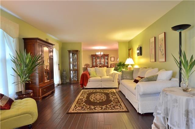 310 W Lee Etta Dr, Gallatin, TN 37066