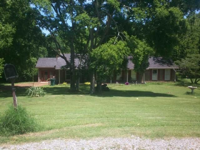 1911 Roanoke Dr, Lebanon, TN 37087