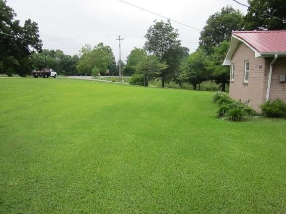 1076 Mulberry St, Burns, TN 37029