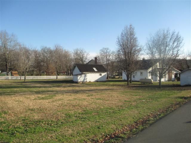 501 Old Hwy 31 E, Bethpage, TN 37022