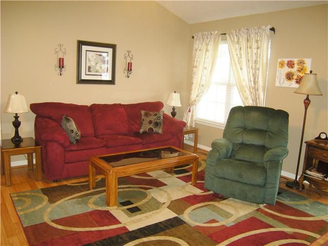 2067 Gardendale Dr, Murfreesboro, TN 37130