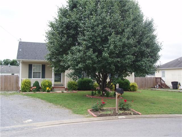 2111 Halligen Ct, Murfreesboro, TN 37127