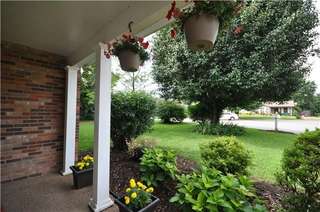 710 Mercer Dr, Hermitage, TN 37076