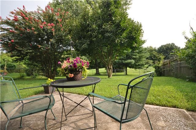 710 Mercer Dr, Hermitage, TN 37076