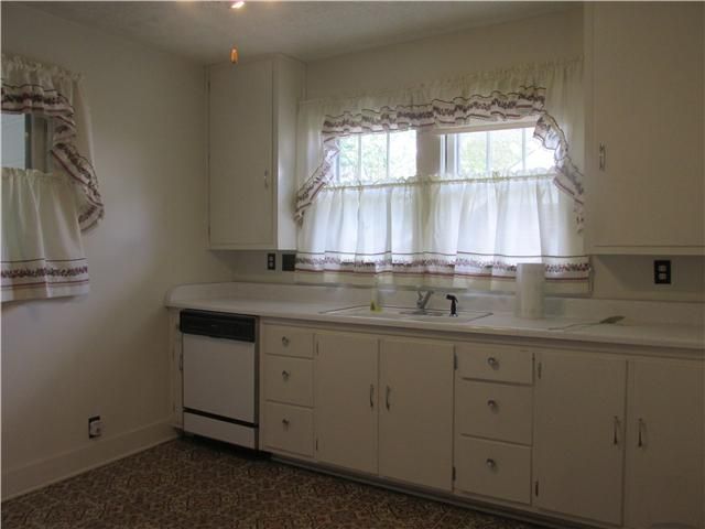116 W End Ave, Dickson, TN 37055
