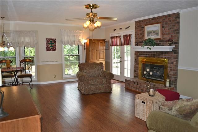 248 Waterview Dr, Hendersonville, TN 37075