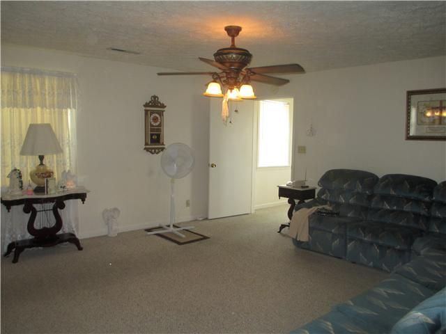 343 E Park Ave, Gallatin, TN 37066