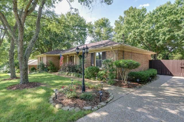 7212 Belle Chasse Dr, Nashville, TN 37221