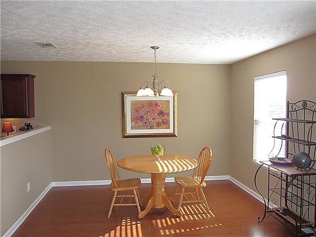 1017 Fulman Rd, Hendersonville, TN 37075