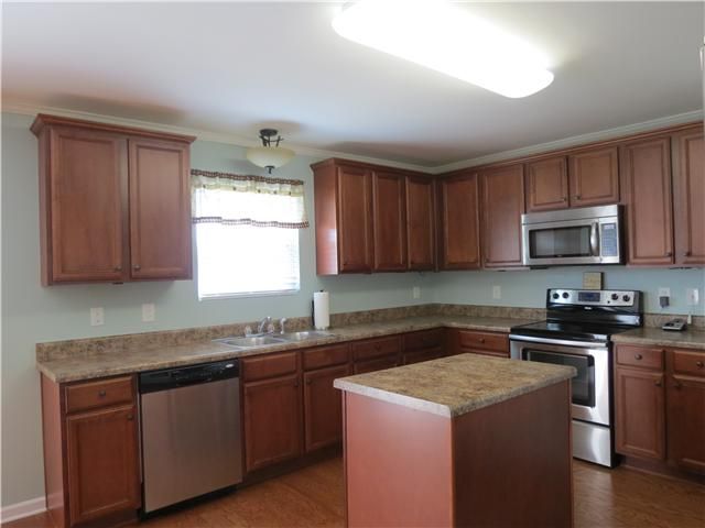 214 Campfire Dr, Murfreesboro, TN 37128