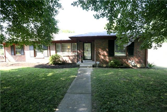 2403 Barclay Dr, Nashville, TN 37206