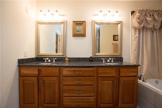 303 River Dr, Mount Juliet, TN 37122