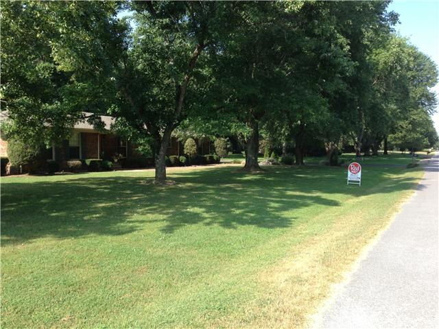 3403 Meadowwood Dr, Murfreesboro, TN 37128