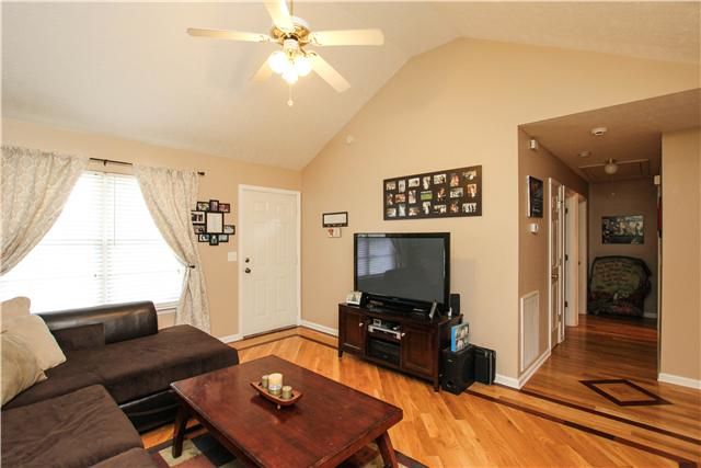 136 Turner Ave, Murfreesboro, TN 37127