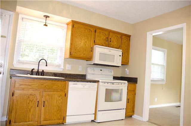 331 Dorr Dr, Goodlettsville, TN 37072