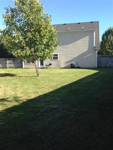 1176 Saint Andrews Dr, Murfreesboro, TN 37128