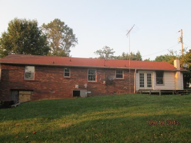 3531 Sandy Springs Rd, Cedar Hill, TN 37032