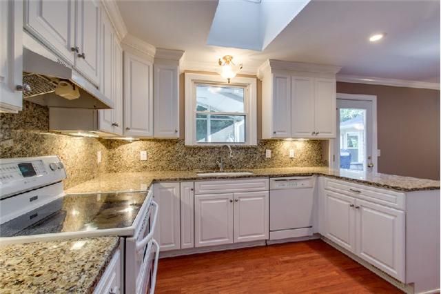 7050 Asberry Dr, Nashville, TN 37221