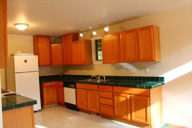 1080 Crane Ct, Kingston Springs, TN 37082