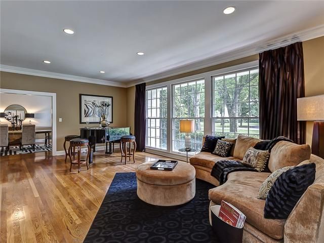 1209 Canterbury Dr, Nashville, TN 37205