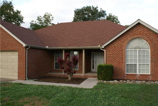 481 Forest Ridge Dr, La Vergne, TN 37086