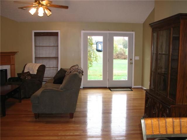 3555 Raymond Head Rd, Springfield, TN 37172