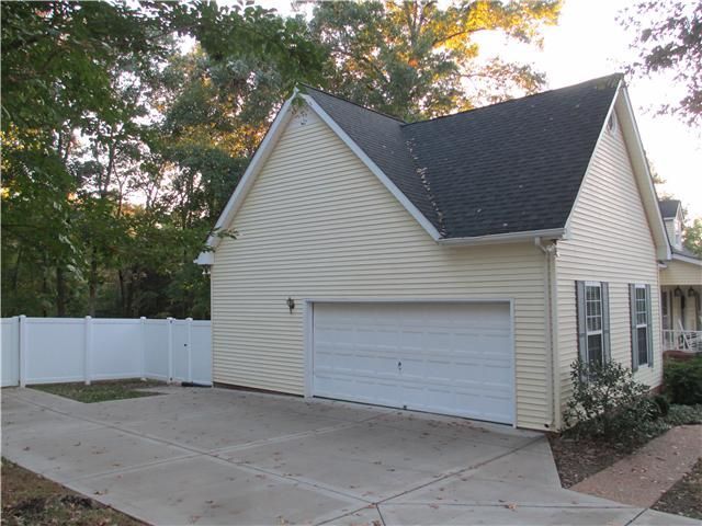 2216 Fox Hill Dr, Murfreesboro, TN 37130