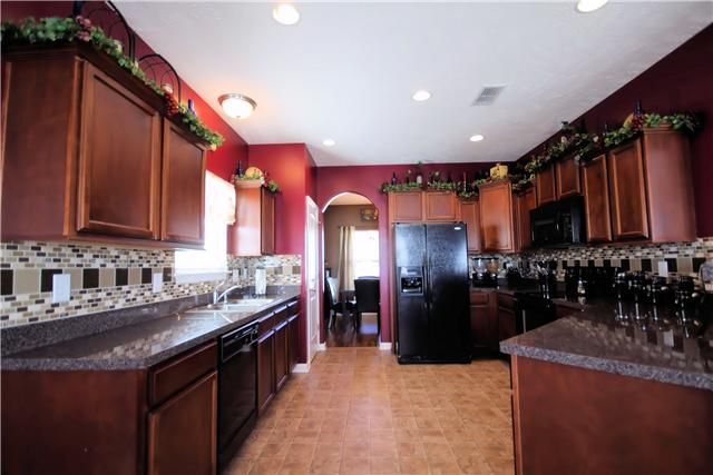 2076 Red Jacket Trce, Spring Hill, TN 37174