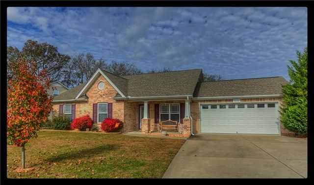 1036 Hummingbird Ln, Spring Hill, TN 37174