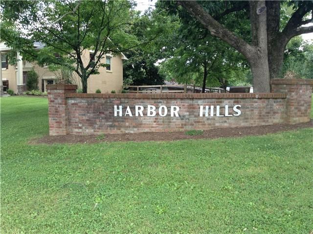 253 Sterling Rd, Hendersonville, TN 37075