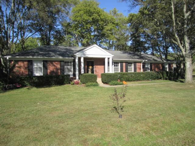 102 Pine Circle Dr, Franklin, TN 37069