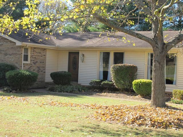 5033 Twin Lakes Dr, Old Hickory, TN 37138