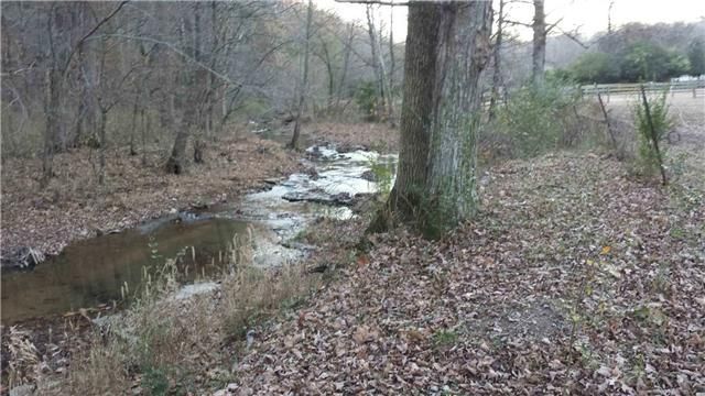 1585 Elnora Rd, White Bluff, TN 37187