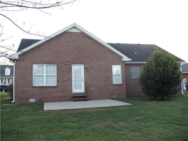 1094 Pinehurst Dr, Gallatin, TN 37066