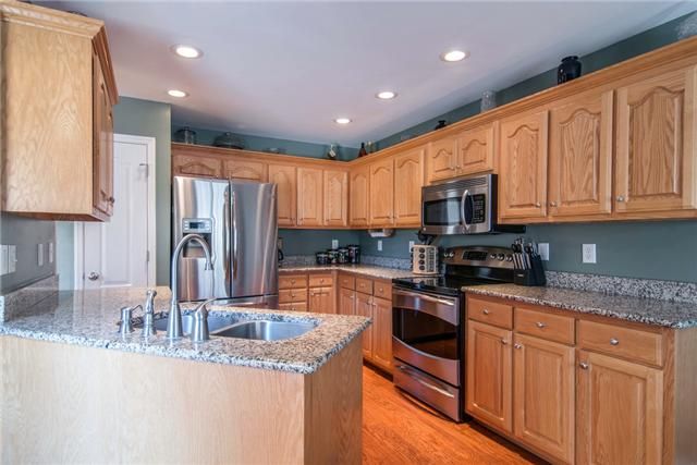 7800 Pinecrest Ct, Fairview, TN 37062