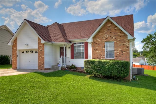 725 Stone Hedge Dr, Old Hickory, TN 37138