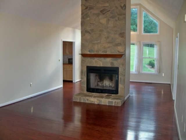1009 Lakeside Ct, Kingston Springs, TN 37082