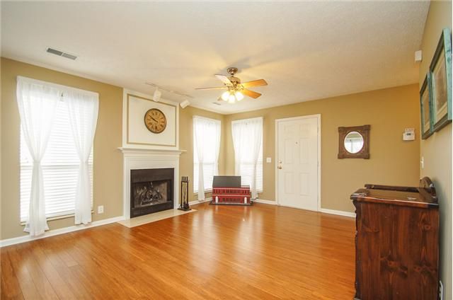3716 Creston Ct, Hermitage, TN 37076