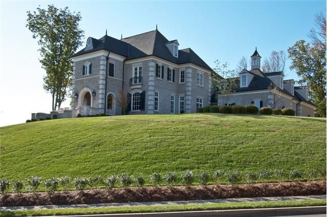 1069 Vaughn Crest Dr, Franklin, TN 37069