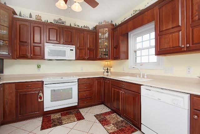 510 Trinity Dr, Burns, TN 37029