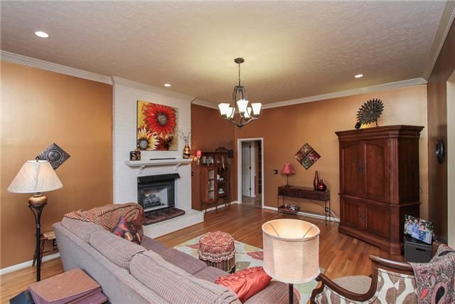 924 Kelly June Dr, Mount Juliet, TN 37122