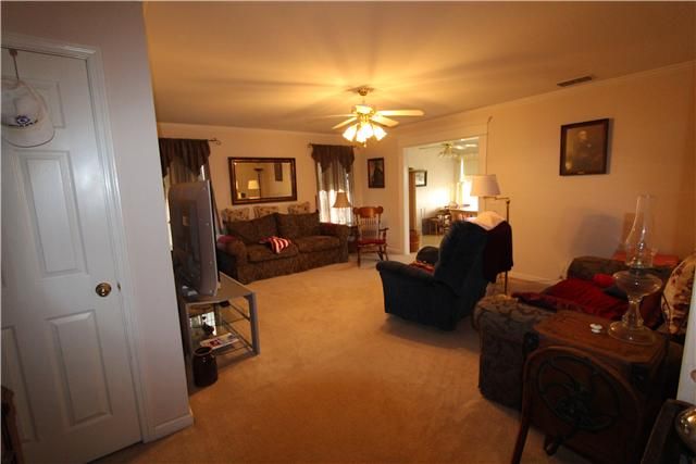1804 Thomas Ct, Murfreesboro, TN 37127