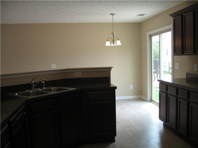 410 Hartford Cir #92, Gallatin, TN 37066