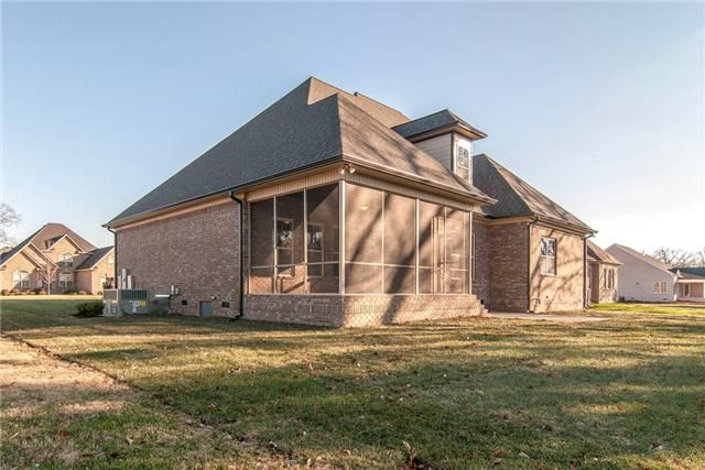 2731 Wynthrope Hall Dr, Murfreesboro, TN 37129