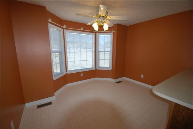 765 Mccurdy Rd, White House, TN 37188
